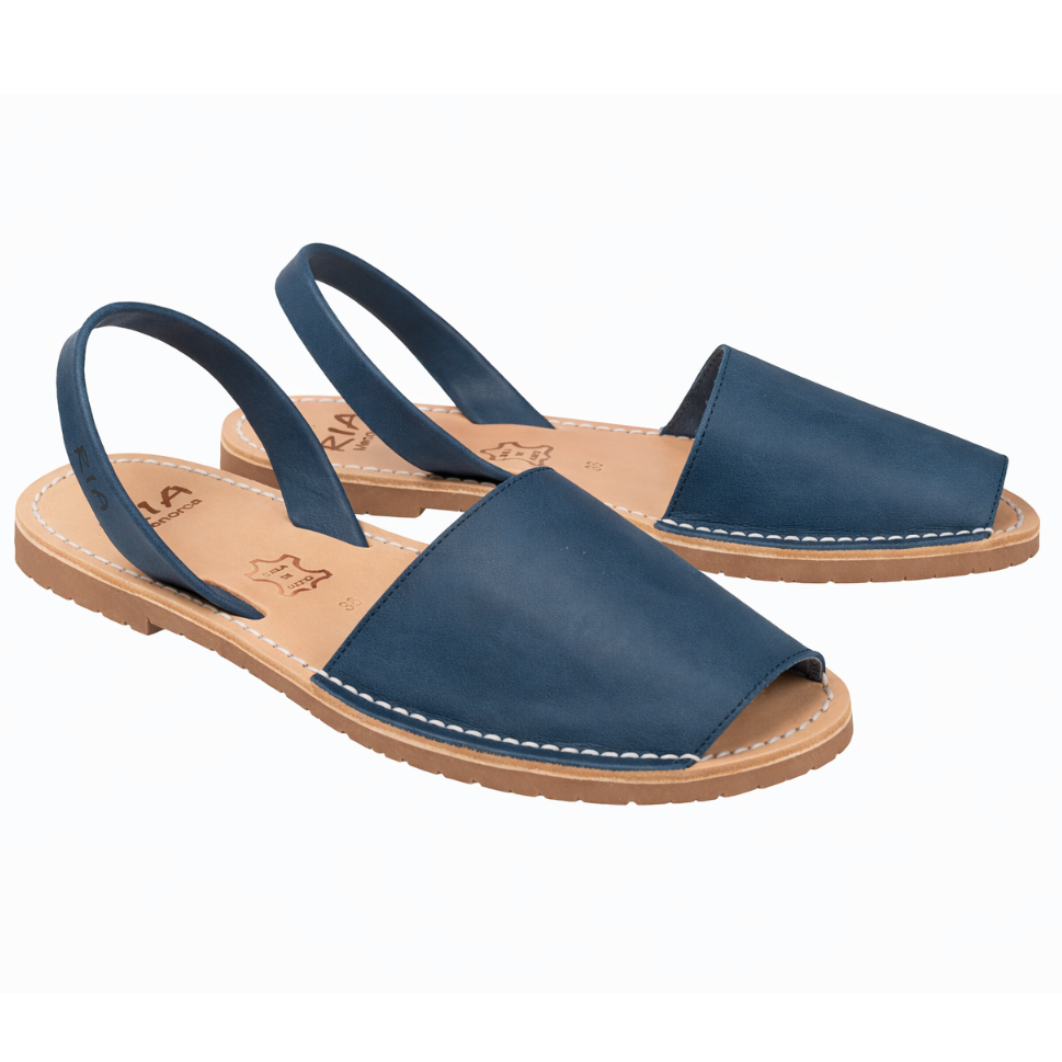 Original Damensandalen Avarcas de Menorca mit Karamellsohle in Jeansblau