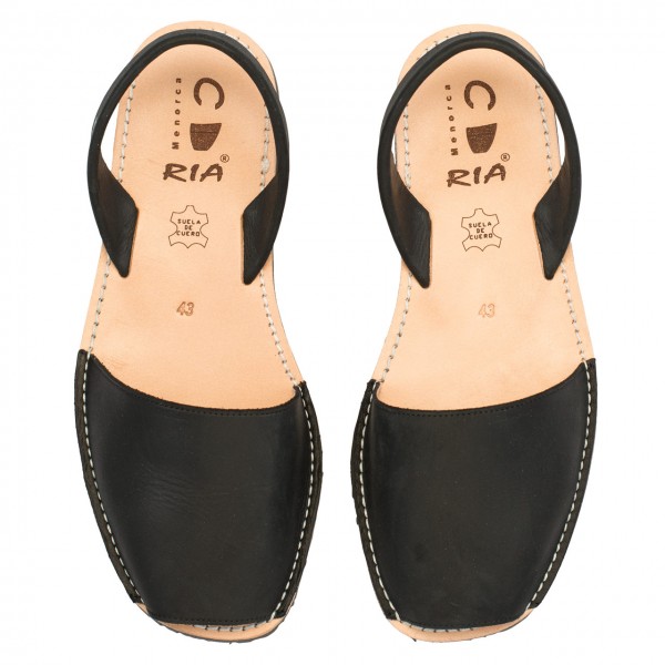 Herren-Avarca in Schwarz.