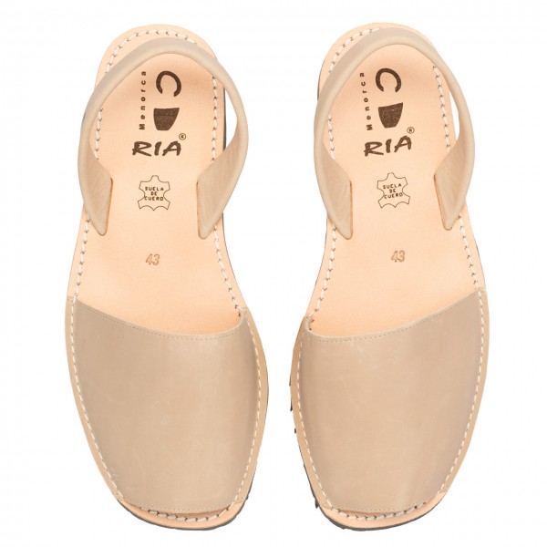 Herren Avarca in Beige.