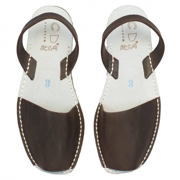 Herren Avarca in Mokka.